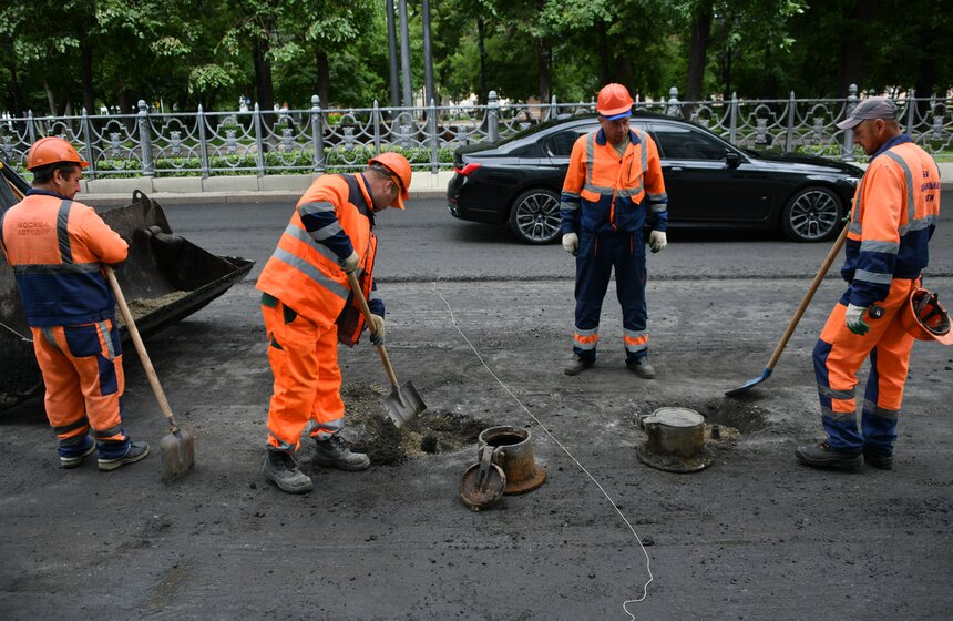 Около 16 млн квадратных метров асфальта обновили в Москве 6 фото