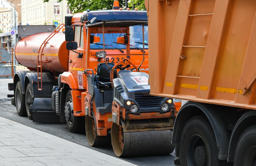 Около 16 млн квадратных метров асфальта обновили в Москве 15 фото