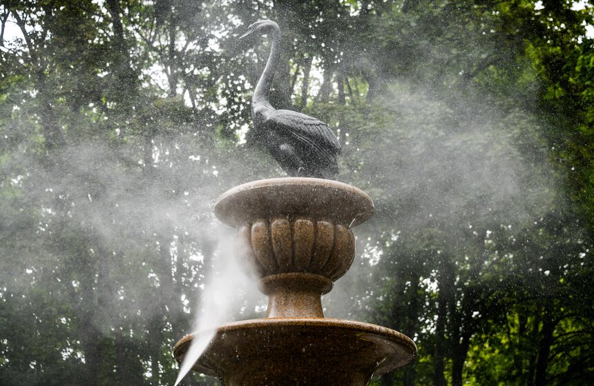 Скульптурные фонтаны промыли в парке Северного речного вокзала 16 фото