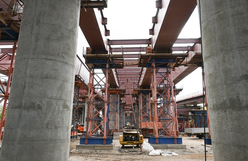 Десятиполосная эстакада в районе станции МЦК "Нижегородская" готова на 65% 19 фото