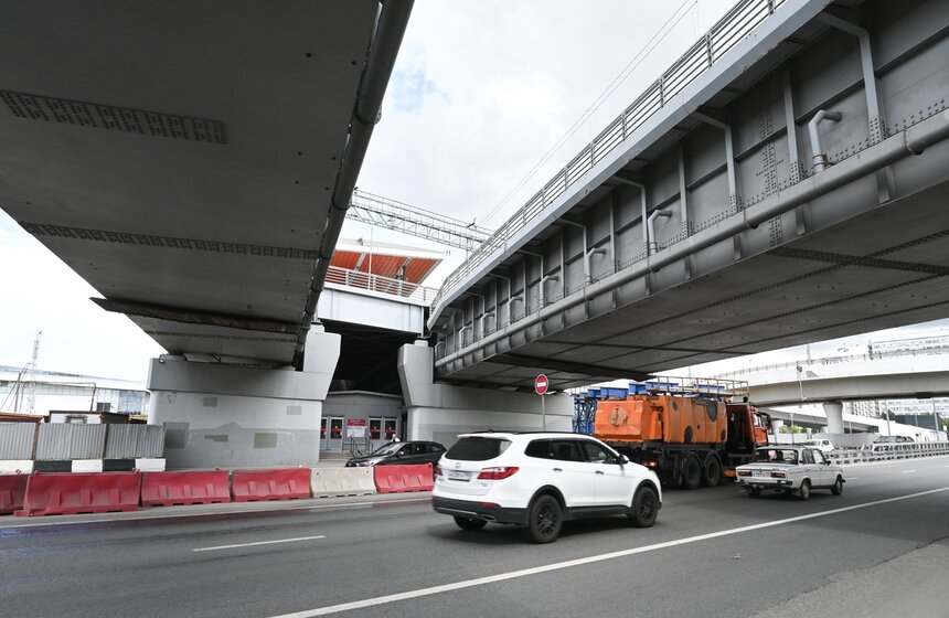 Десятиполосная эстакада в районе станции МЦК "Нижегородская" готова на 65% 21 фото