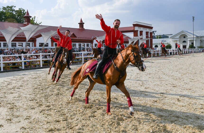 В Москве отметили 83-летие ВДНХ 25 фото
