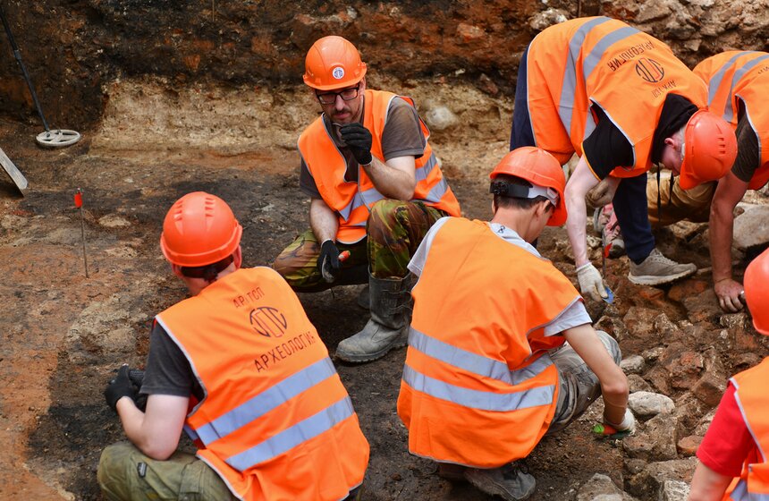 Свыше 20 тыс бесценных артефактов обнаружили археологи на раскопках в центре Москвы 7 фото