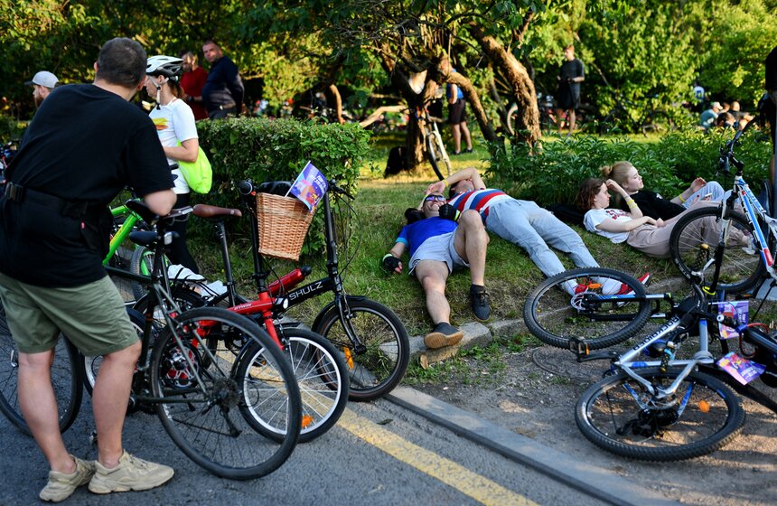 Ночной велофестиваль прошел в Москве 2 фото