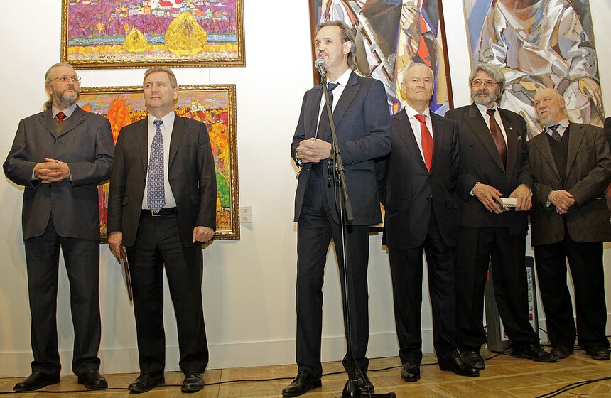Художественная выставка "Россия XII" открывается в Москве 8 фото