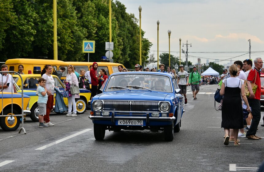 Фестиваль "Ретрорейс" прошел в Москве 14 фото