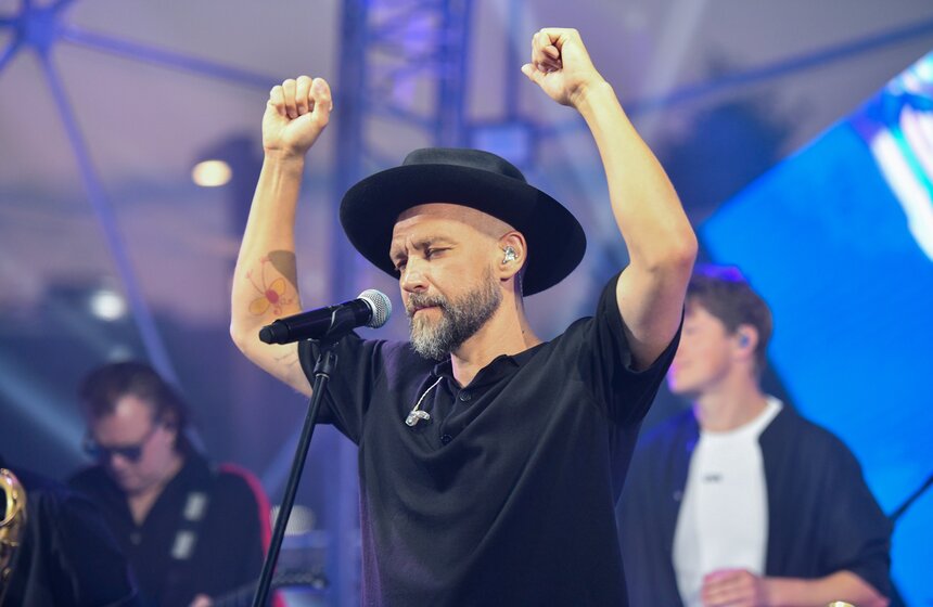 Группа Uma2rman выступила в рамках медиафестиваля "Твоя Москва" 15 фото