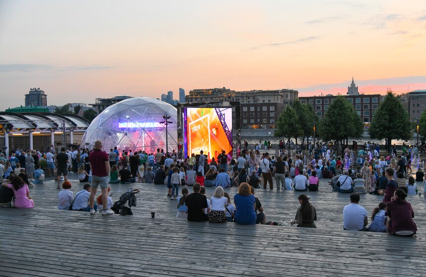 Группа Uma2rman выступила в рамках медиафестиваля "Твоя Москва" 11 фото