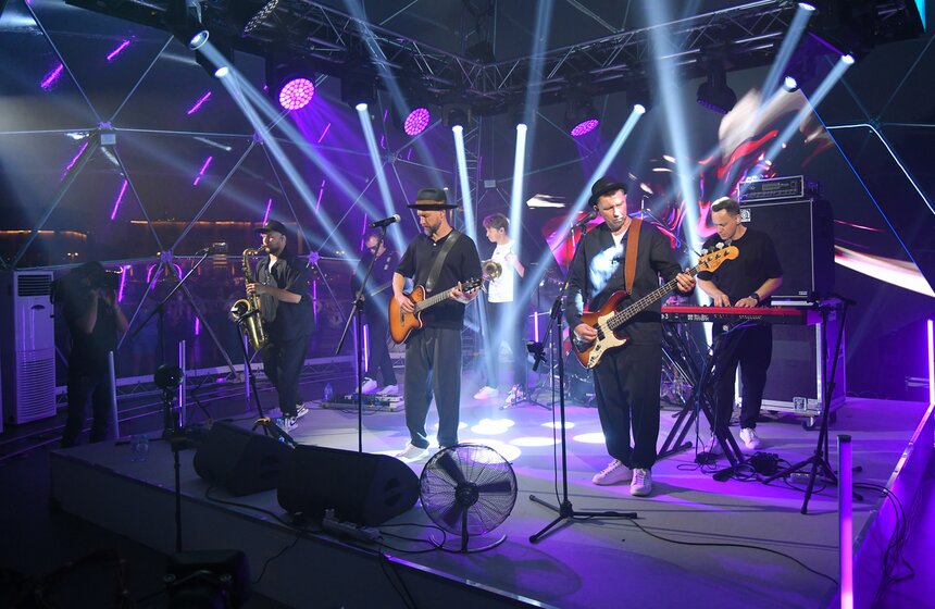 Группа Uma2rman выступила в рамках медиафестиваля "Твоя Москва" 29 фото