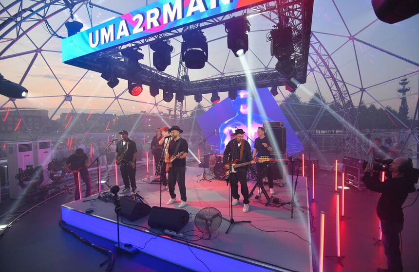 Группа Uma2rman выступила в рамках медиафестиваля "Твоя Москва" 4 фото