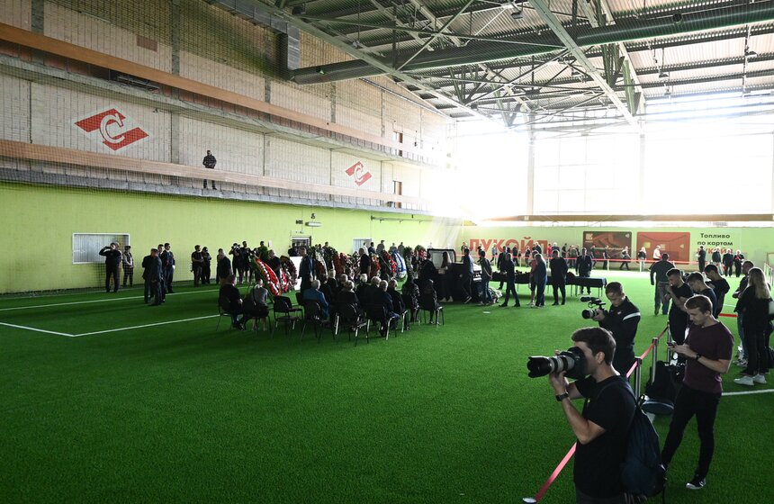 В Москве простились с бывшим тренером сборной России Георгием Ярцевым 25 фото