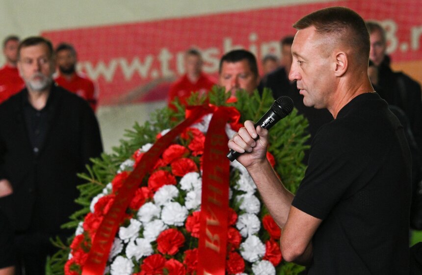 В Москве простились с бывшим тренером сборной России Георгием Ярцевым 13 фото