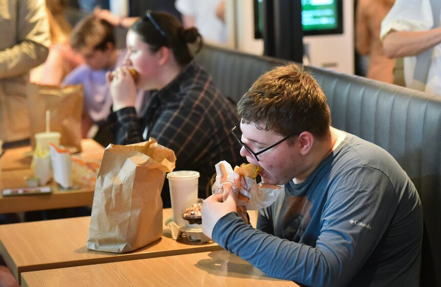 В Москве открылись обновленные рестораны McDonald's под новым брендом 36 фото