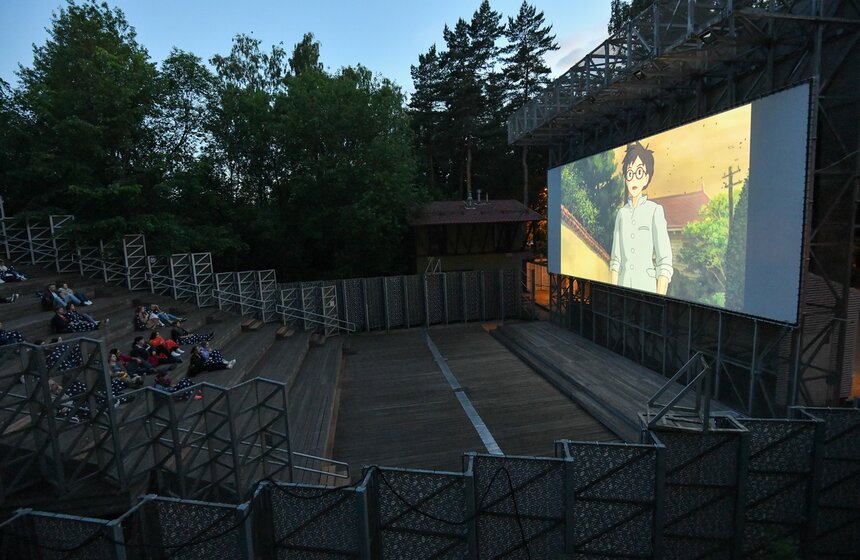 Кинотеатр "Москино" показывает фильмы в парке "Сокольники" 16 фото