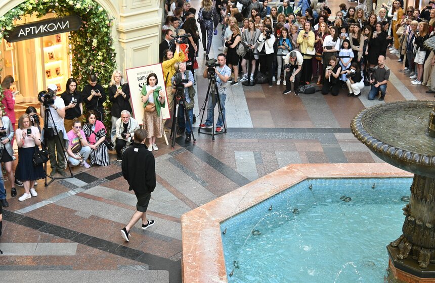 В ГУМе прошел показ в честь открытия Московской недели моды 20 фото