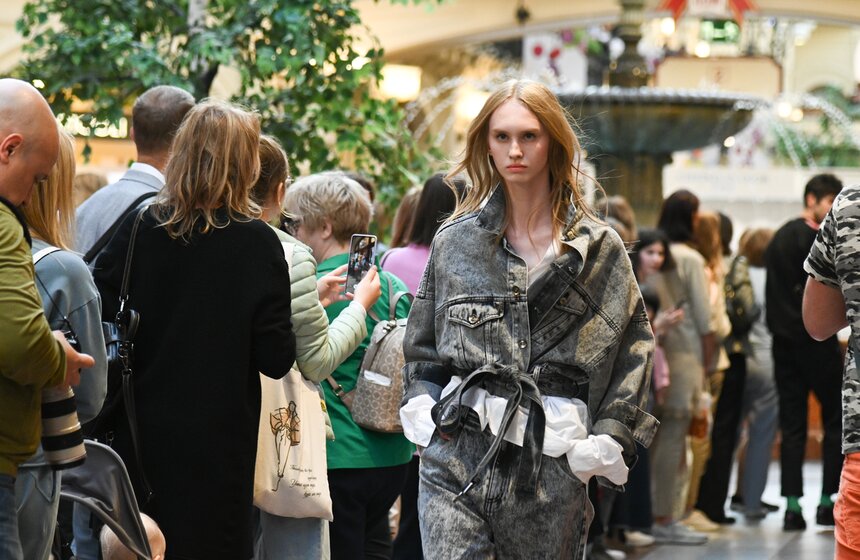 В ГУМе прошел показ в честь открытия Московской недели моды 6 фото