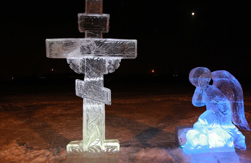 В Подмосковье прошли Крещенские купания 11 фото