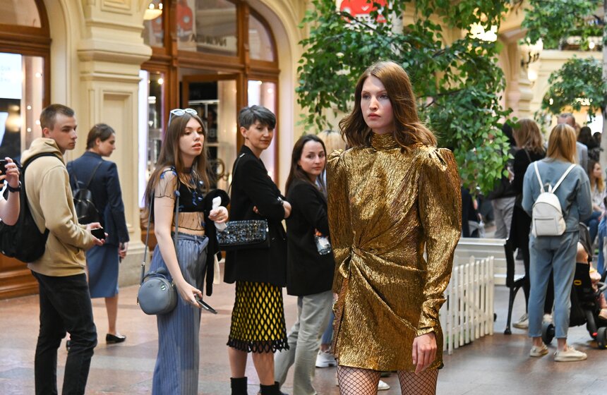 В ГУМе прошел показ в честь открытия Московской недели моды 17 фото