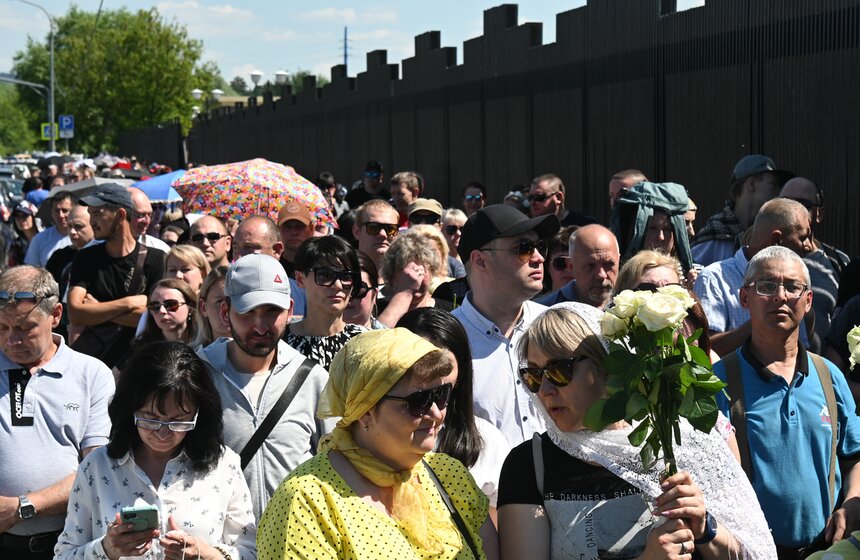 В Москве состоялось прощание с певцом Юрием Шатуновым 6 фото