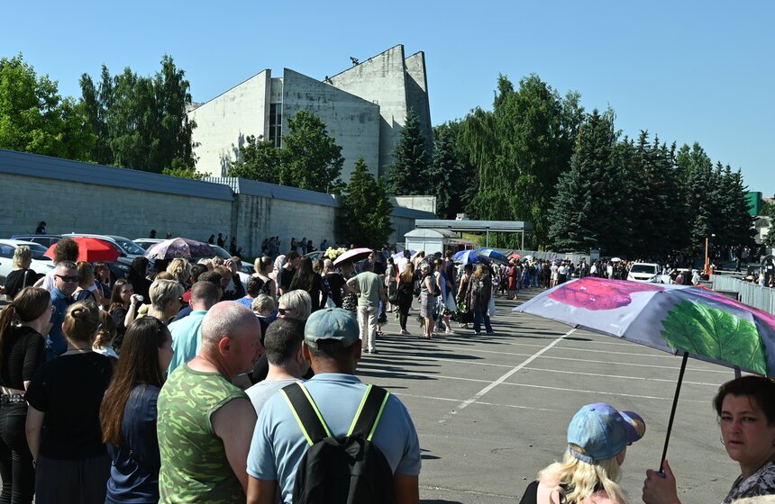 В Москве состоялось прощание с певцом Юрием Шатуновым 2 фото