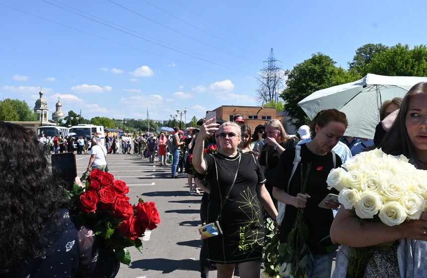 В Москве состоялось прощание с певцом Юрием Шатуновым 4 фото