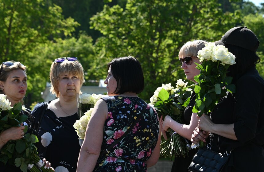 В Москве состоялось прощание с певцом Юрием Шатуновым 5 фото