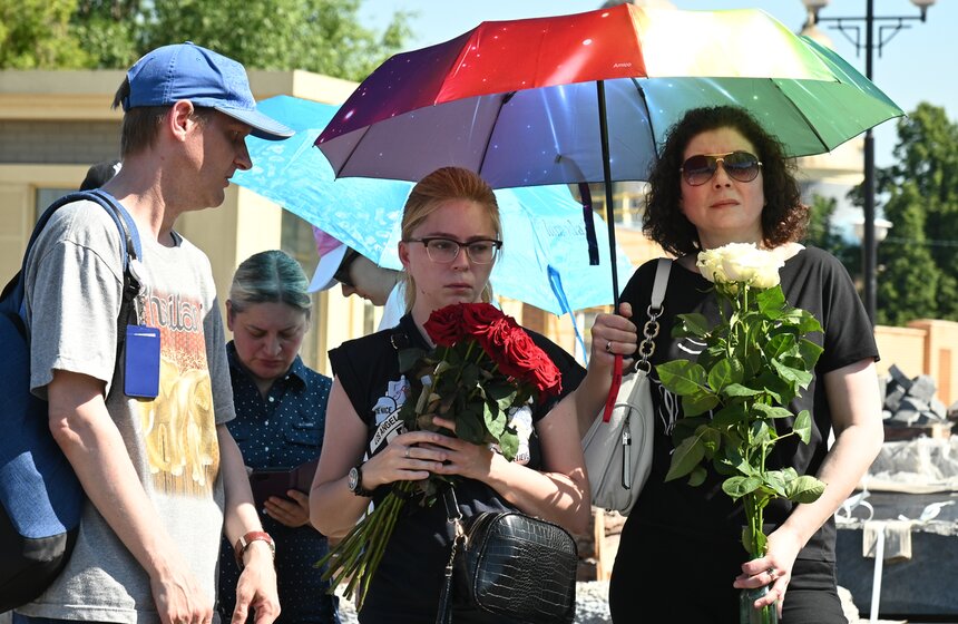 В Москве состоялось прощание с певцом Юрием Шатуновым 16 фото