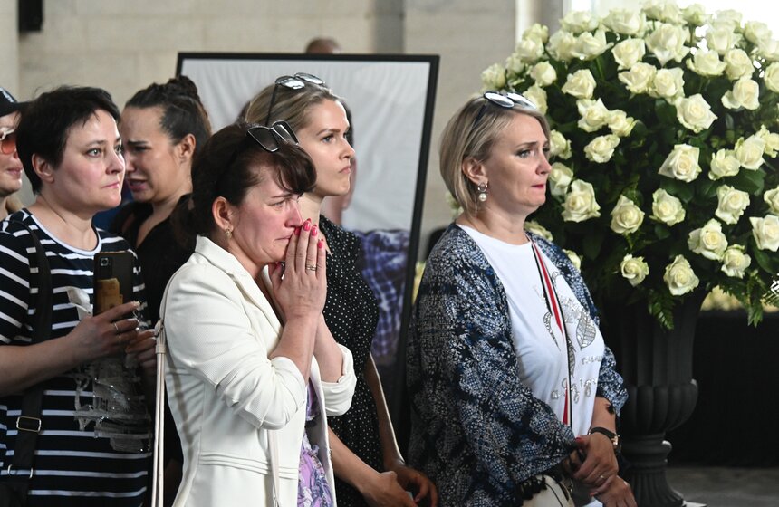 В Москве состоялось прощание с певцом Юрием Шатуновым 27 фото