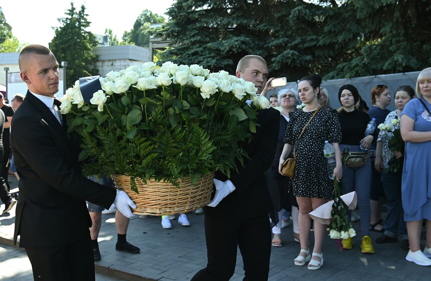 В Москве состоялось прощание с певцом Юрием Шатуновым 3 фото