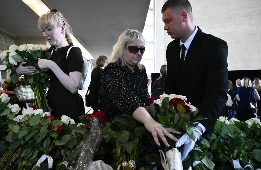 В Москве состоялось прощание с певцом Юрием Шатуновым 23 фото