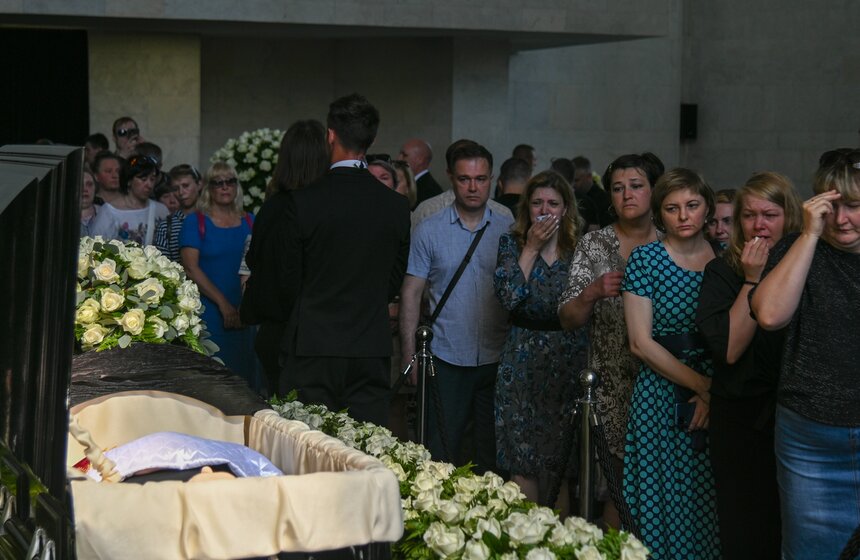 В Москве состоялось прощание с певцом Юрием Шатуновым 30 фото