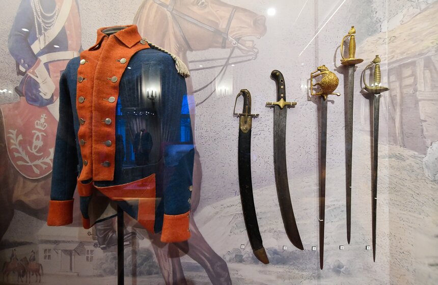 Он участвовал в семи войнах, не зная поражений, провел 60 сражений.