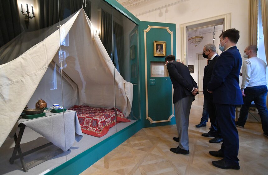 Стратегия Суворова носила наступательный характер, он развил тактику колонн и рассыпного строя.