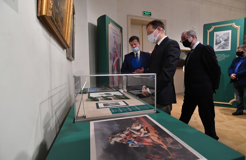 Значительное место в проекте отведено литературному наследию генералиссимуса, в частности его книге "Наука побеждать" – памятнику русской военной мысли.