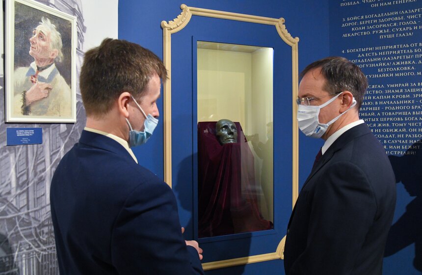 И главная задача авторов проекта – показать Александра Суворова не только в образе командира, "слуги царя, отца солдатам" и русского мыслителя.