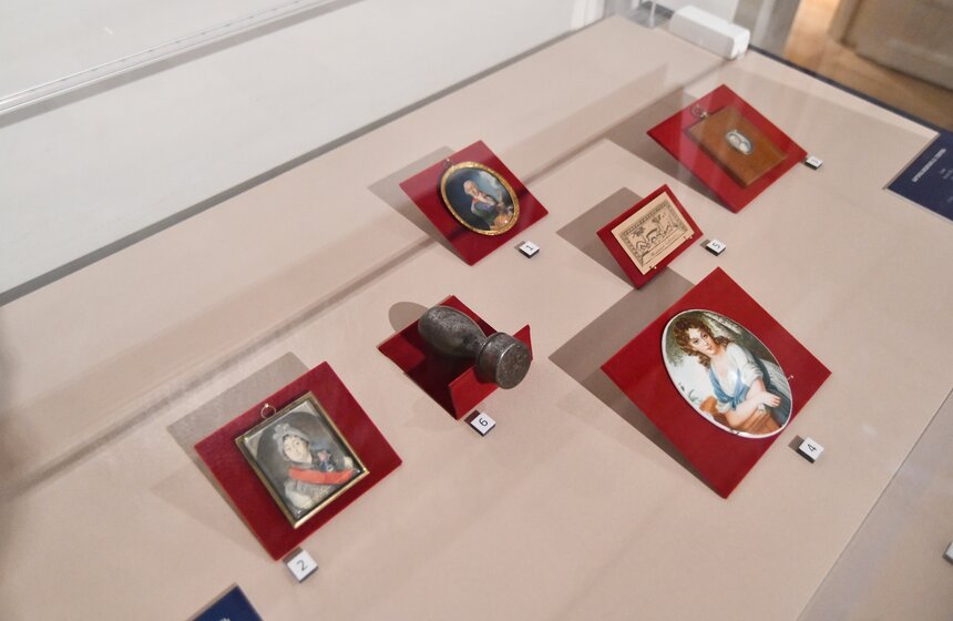 Это и личные вещи А.В. Суворова: ордена и награды.