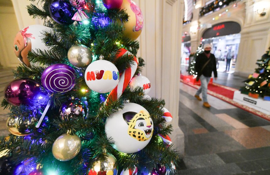 Тематические елки представили в ГУМе 18 фото