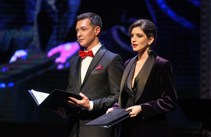 Ведущие - Алексей Франдетти и Анна Чиповская