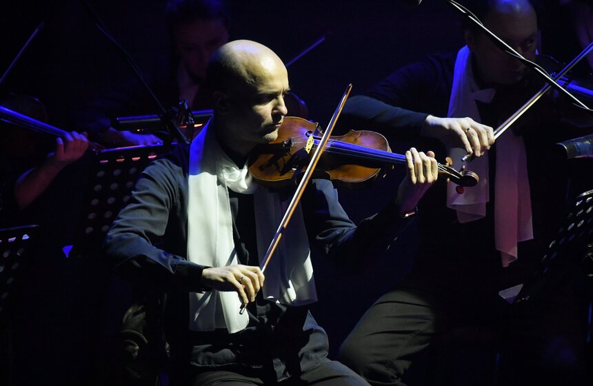 В театре "Современник" прошел спектакль "Не покидай свою планету" 14 фото