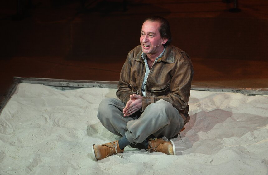 В театре "Современник" прошел спектакль "Не покидай свою планету" 3 фото