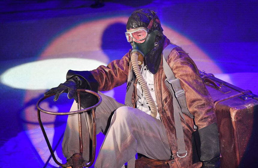 В театре "Современник" прошел спектакль "Не покидай свою планету" 15 фото