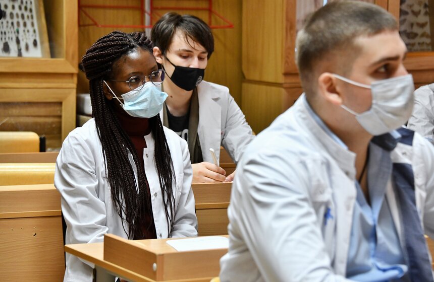 Студенты РУДН вернулись к очному обучению 21 фото