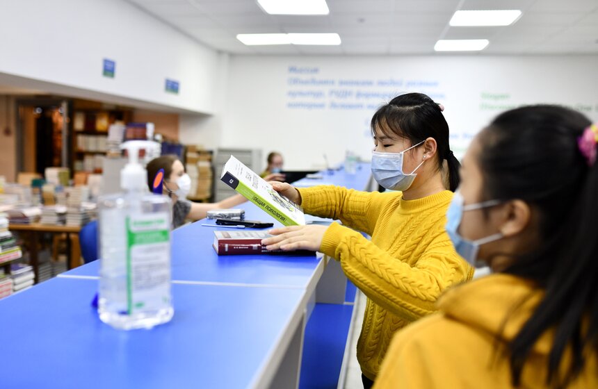 Студенты РУДН вернулись к очному обучению 16 фото