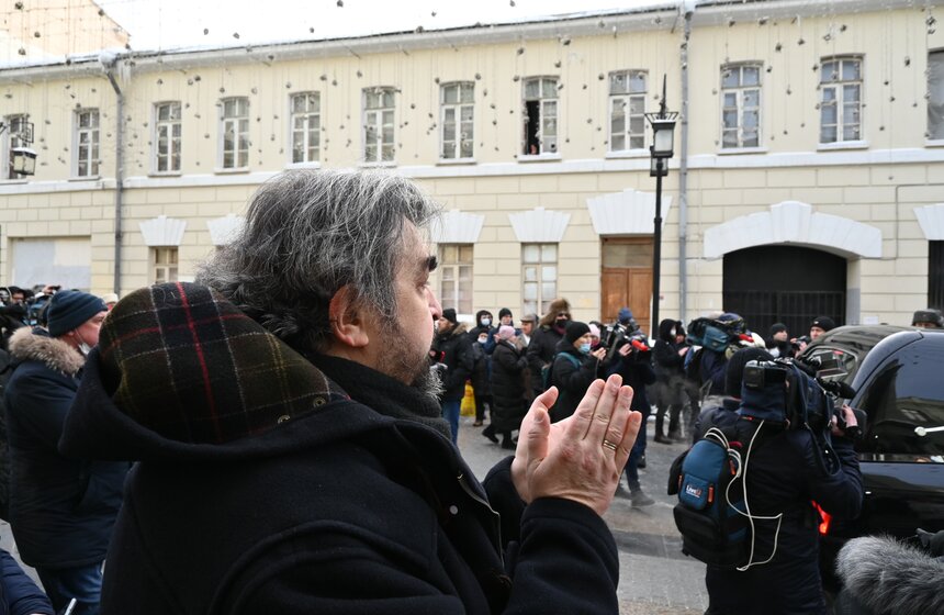 Кроме того, Патриарх Московский и всея Руси Кирилл выразил соболезнования по поводу смерти Андрея Мягкова, отметив, что актер всегда оставался очень скромным человеком несмотря на огромную популярность.