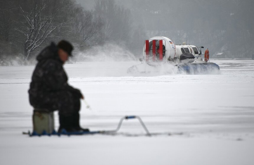 Работники Московской городской поисково-спасательной службы на водных объектах провели профилактический рейд по местам зимнего отдыха в районе Серебряного Бора и Строгино<br />https://www.m24.ru/galleries/obshchestvo/21122020/8990