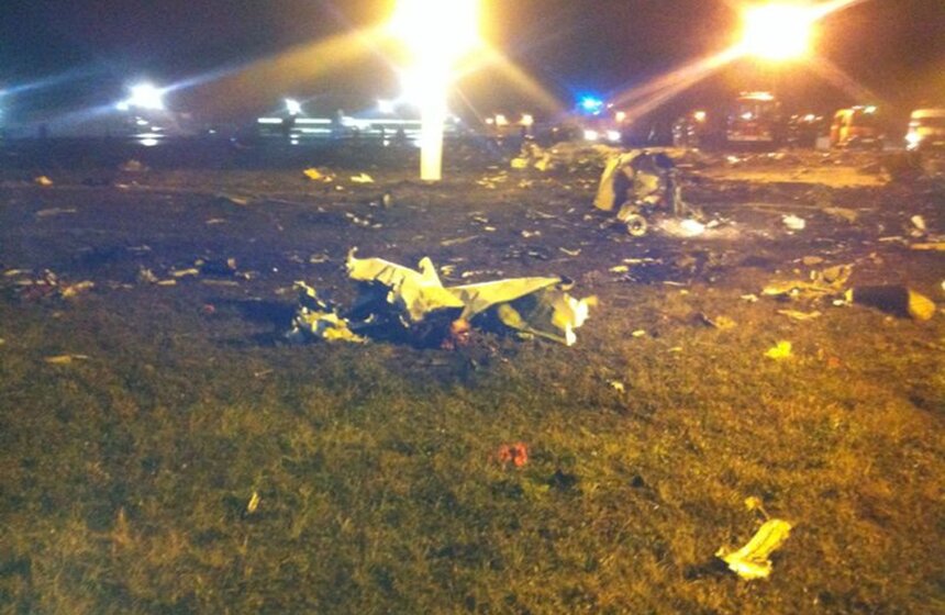 В аэропорту Казани разбился пассажирский самолет из Москвы 13 фото