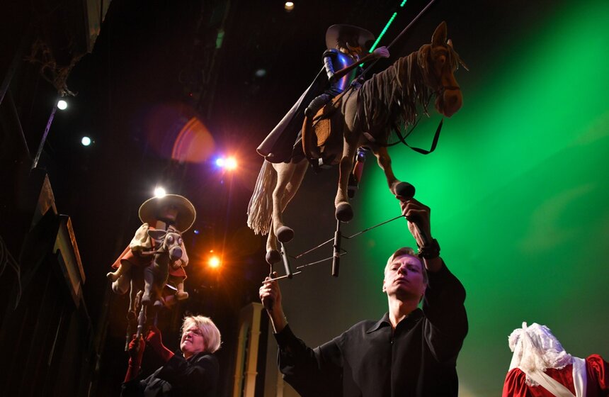 В Театре кукол Сергея Образцова прошел вечер памяти театрального художника Сергея Алимова. Был показан спектакль "Дон Кихот" в постановке Екатерины Образцовой<br />https://www.m24.ru/galleries/kultura/18122020/8988