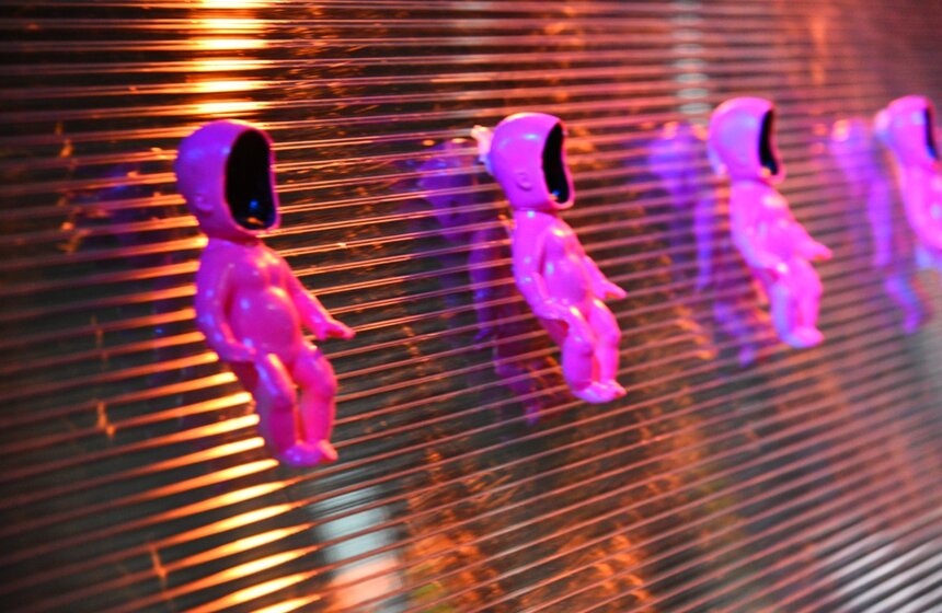 В Музее Москвы прошел вернисаж выставки "всегда кроме когда нет". Этот проект целиком сделали и собрали подростки, выпускники бесплатной школы проектного обучения "Каскад". Это второй фестиваль проектной школы для подростков, целью которой является вовлечение их в культурную жизнь города<br />https://www.m24.ru/galleries/gorod/14082020/8738