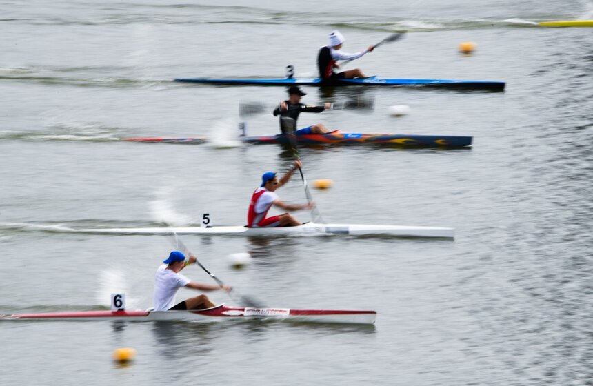 В столице прошел Кубок Президента по гребле на байдарках и каноэ. Турнир включал два соревновательных дня – субботу и воскресенье. Понаблюдать за лучшими каноистами и байдарочниками можно было на гребном канале "Москва"<br />https://www.m24.ru/galleries/sport/17082020/8742