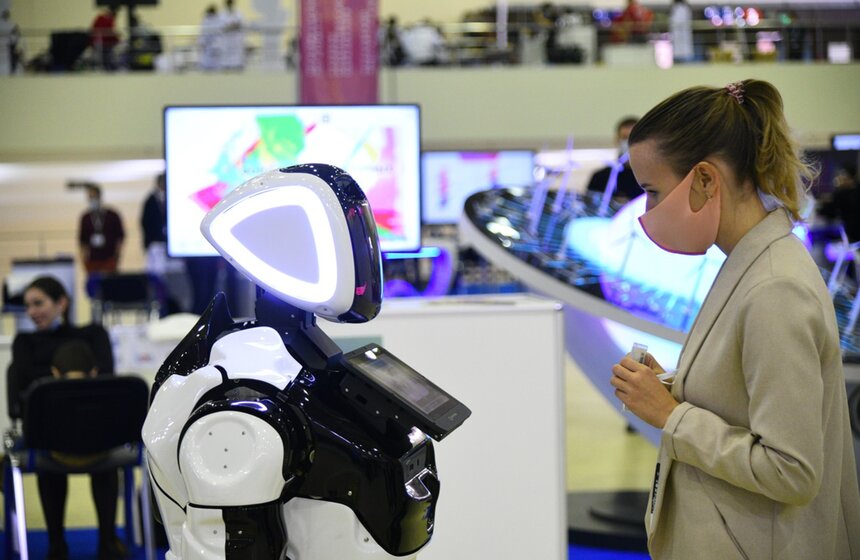 В Москве сразу на нескольких площадках прошел Всероссийский фестиваль NAUKA 0+. Гости фестиваля узнали о технологиях будущего в самых разных сферах - медицине, энергетике, биологии, IT<br />https://www.m24.ru/galleries/nauka/12102020/8858